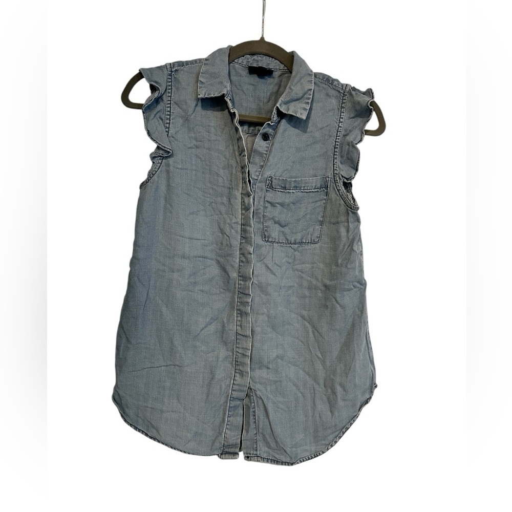 Blue Chambray Sleeveless Button Down​​​​​
